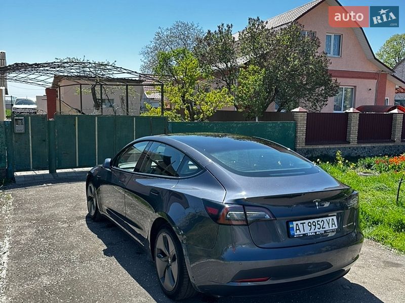 Седан Tesla Model 3 2020 в Киеве