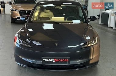 Седан Tesla Model 3 2024 в Киеве
