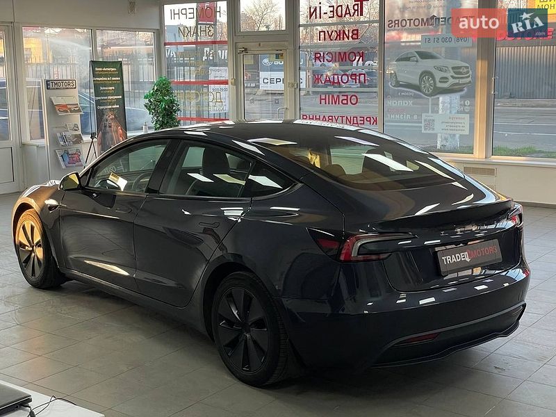 Седан Tesla Model 3 2024 в Киеве