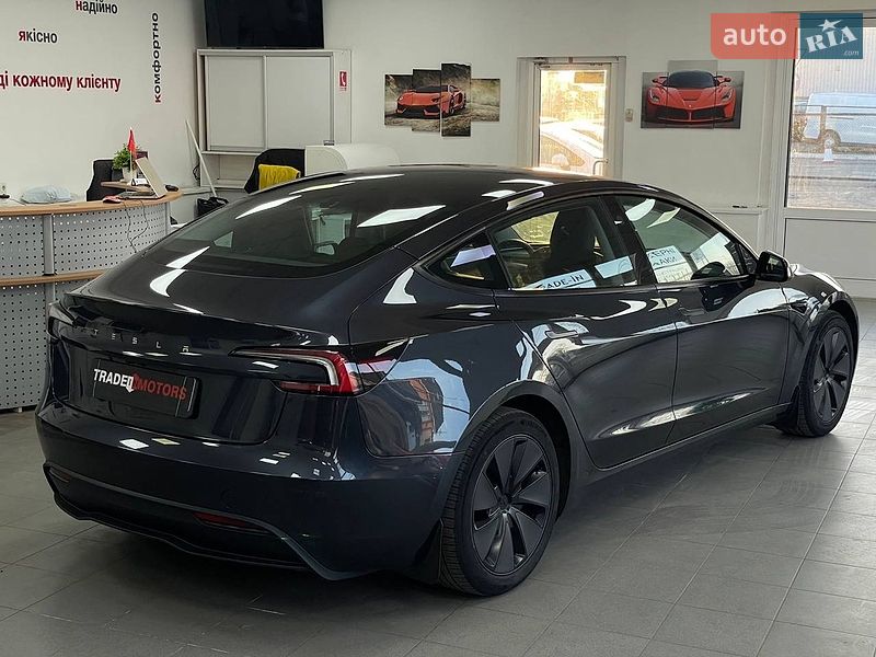 Седан Tesla Model 3 2024 в Киеве