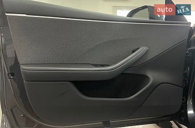 Седан Tesla Model 3 2024 в Киеве