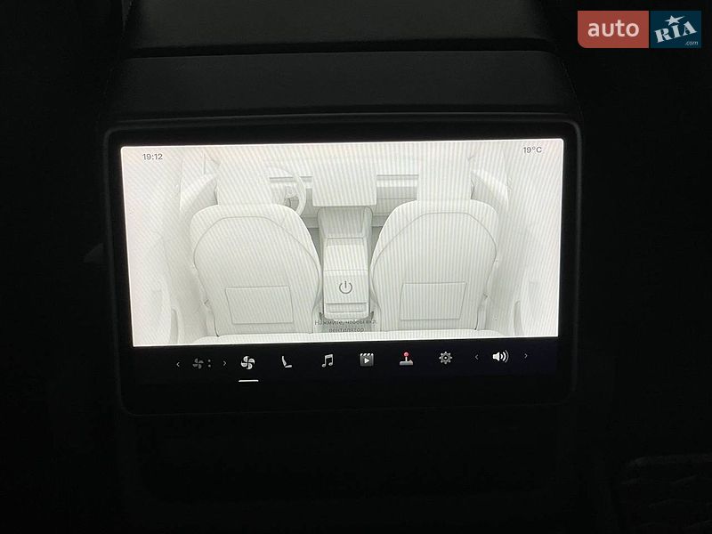 Седан Tesla Model 3 2024 в Киеве