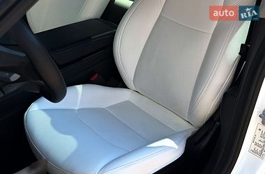 Седан Tesla Model 3 2020 в Києві