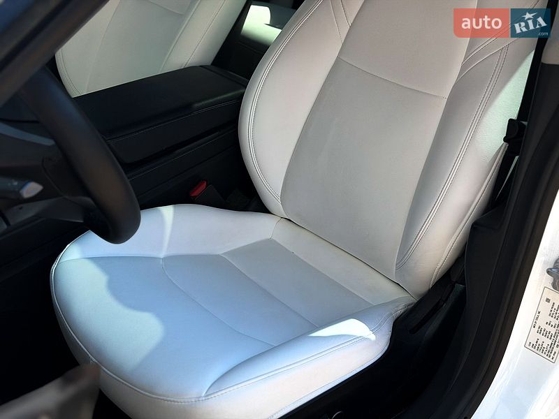 Седан Tesla Model 3 2020 в Києві