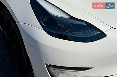 Седан Tesla Model 3 2021 в Виннице