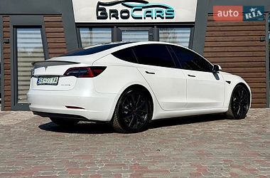 Седан Tesla Model 3 2021 в Виннице