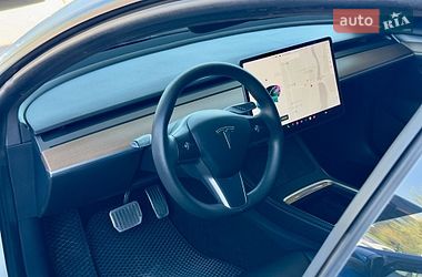 Седан Tesla Model 3 2021 в Виннице