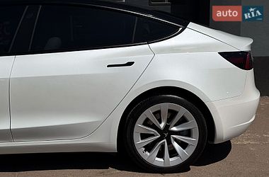 Седан Tesla Model 3 2022 в Киеве