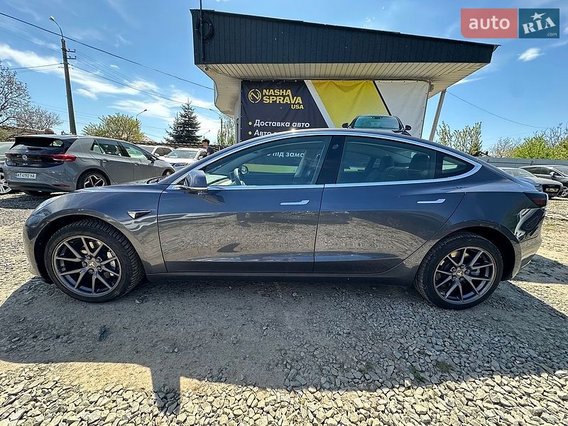 Седан Tesla Model 3 2020 в Ивано-Франковске