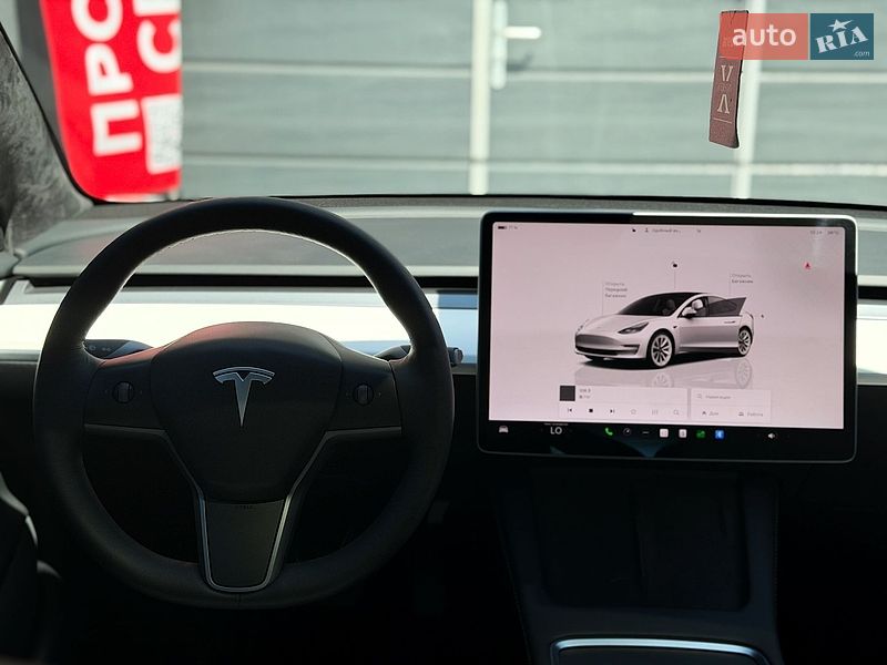 Седан Tesla Model 3 2022 в Киеве