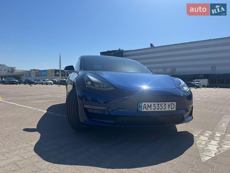 Седан Tesla Model 3 2020 в Житомире