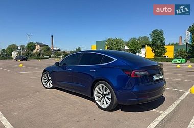 Седан Tesla Model 3 2020 в Житомире