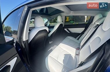 Седан Tesla Model 3 2020 в Житомире