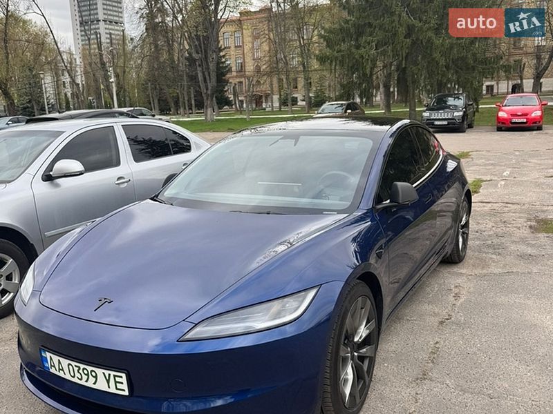 Седан Tesla Model 3 2024 в Киеве