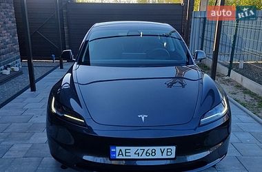 Седан Tesla Model 3 2024 в Дніпрі