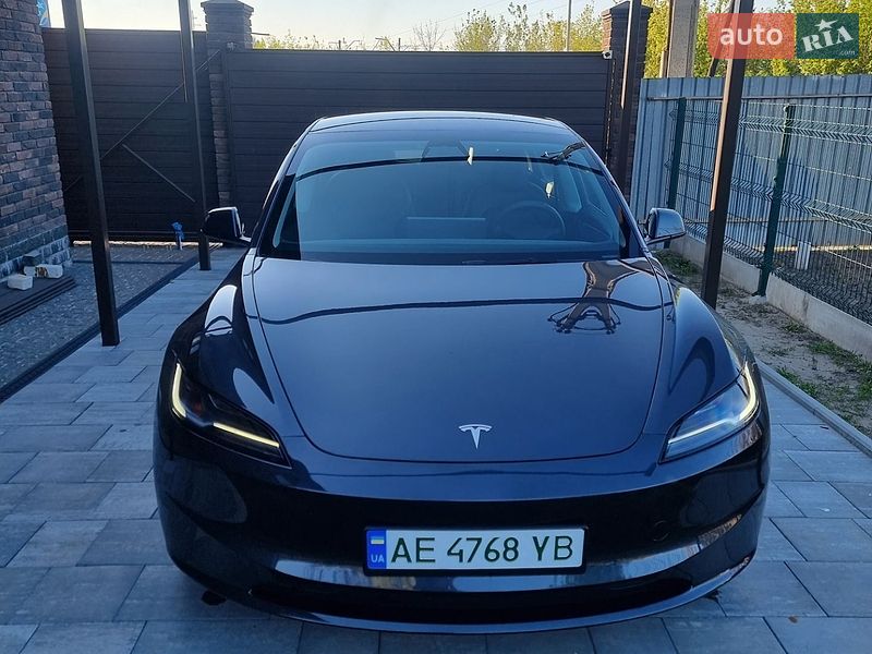 Седан Tesla Model 3 2024 в Дніпрі