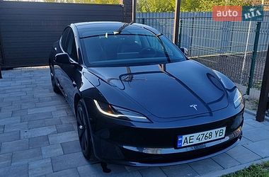 Седан Tesla Model 3 2024 в Дніпрі
