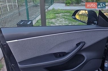 Седан Tesla Model 3 2024 в Дніпрі