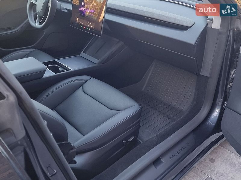 Седан Tesla Model 3 2024 в Дніпрі