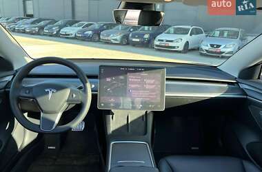Седан Tesla Model 3 2021 в Львове