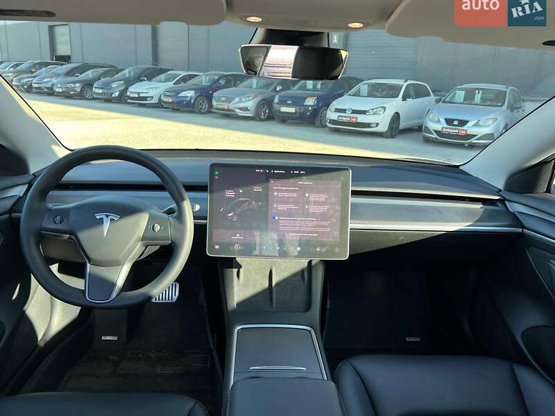 Седан Tesla Model 3 2021 в Львове