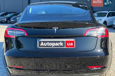 Седан Tesla Model 3 2021 в Львове