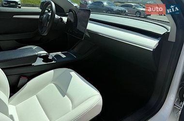 Седан Tesla Model 3 2021 в Киеве