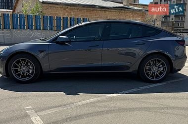 Седан Tesla Model 3 2021 в Киеве