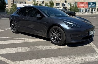 Седан Tesla Model 3 2021 в Киеве