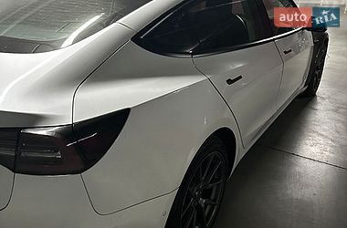 Седан Tesla Model 3 2022 в Дніпрі