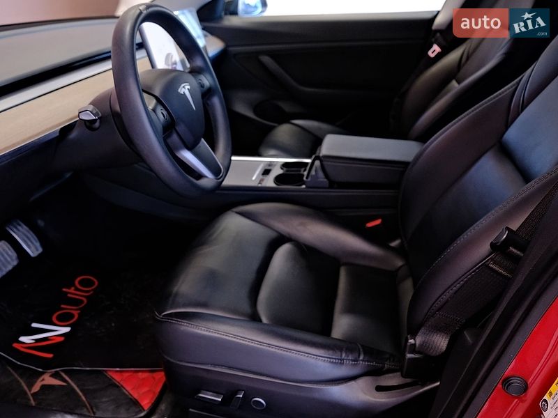 Седан Tesla Model 3 2021 в Одесі