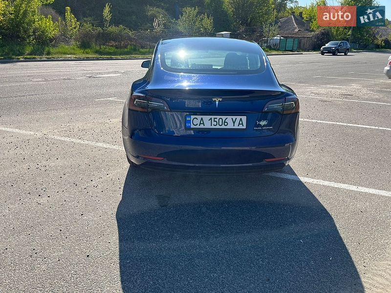 Седан Tesla Model 3 2019 в Черкассах