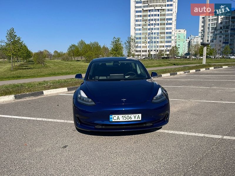 Седан Tesla Model 3 2019 в Черкассах