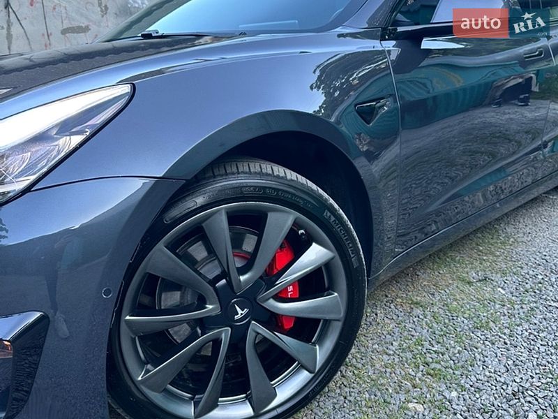 Седан Tesla Model 3 2019 в Одессе