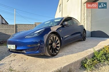 Седан Tesla Model 3 2023 в Львове