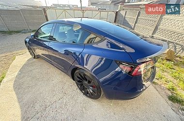 Седан Tesla Model 3 2023 в Львове