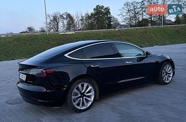 Седан Tesla Model 3 2019 в Львові