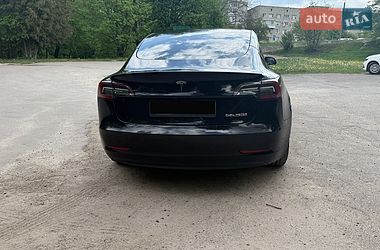 Седан Tesla Model 3 2021 в Львове