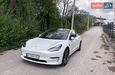 Седан Tesla Model 3 2023 в Львове