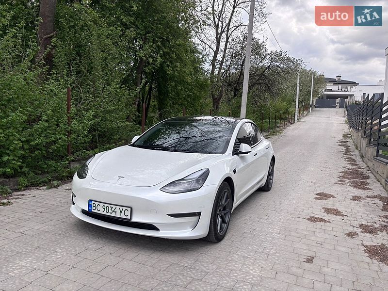 Tesla Model 3 2023