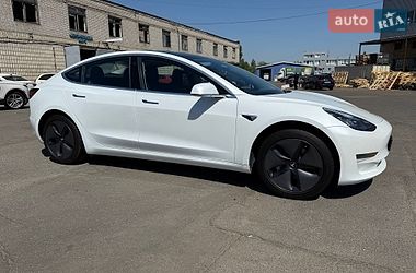 Седан Tesla Model 3 2018 в Києві