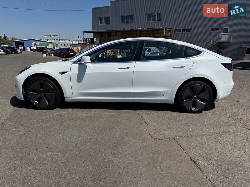 Седан Tesla Model 3 2018 в Києві