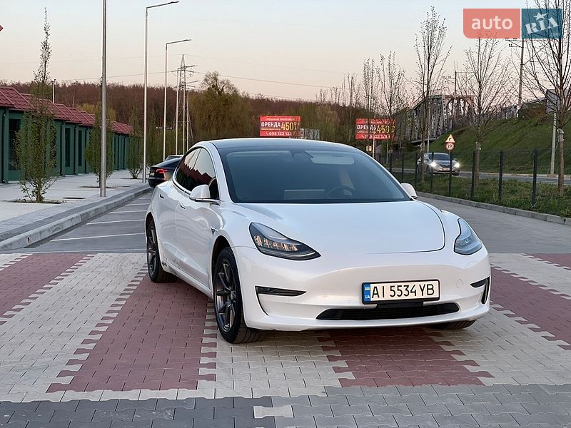 Седан Tesla Model 3 2019 в Ирпене