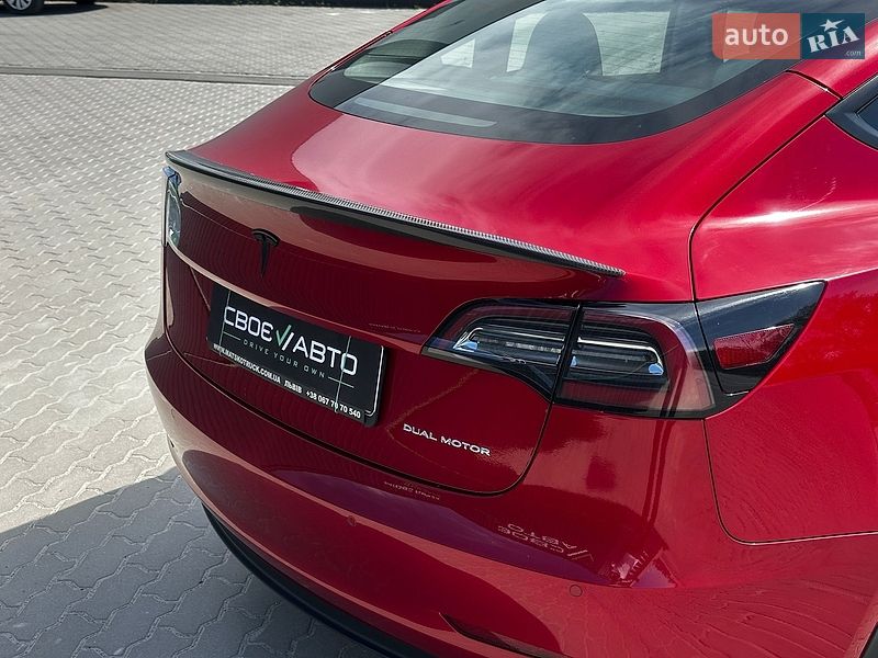 Седан Tesla Model 3 2020 в Львові