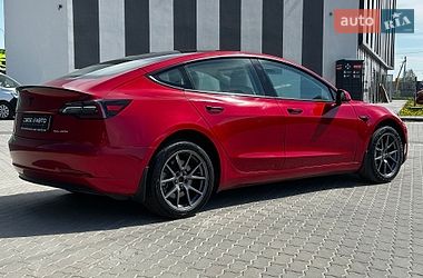 Седан Tesla Model 3 2020 в Львові