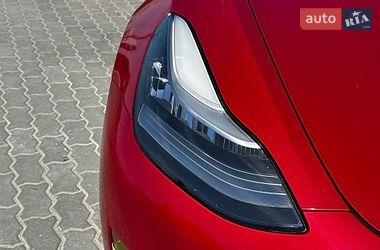 Седан Tesla Model 3 2020 в Львові