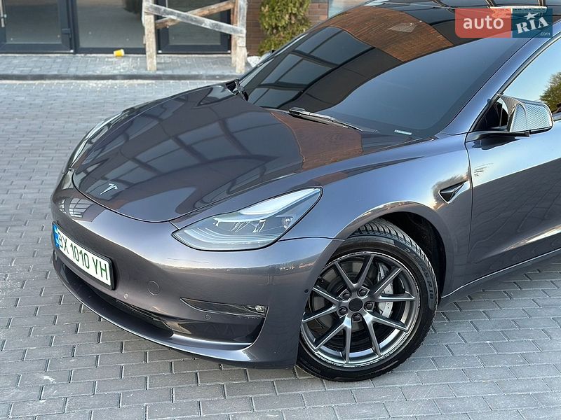 Седан Tesla Model 3 2021 в Вінниці