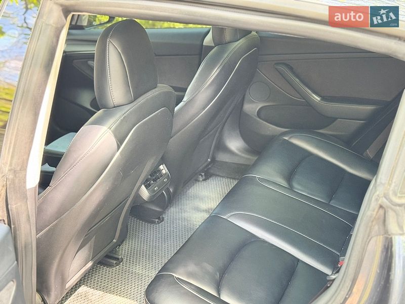 Седан Tesla Model 3 2021 в Вінниці