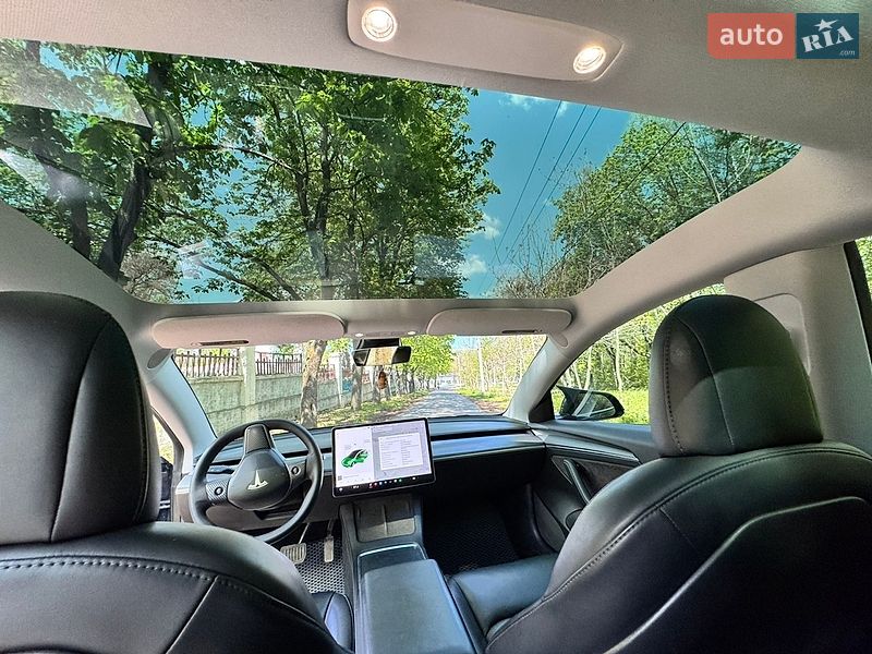 Седан Tesla Model 3 2021 в Вінниці