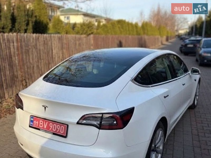 Tesla Model 3 2019